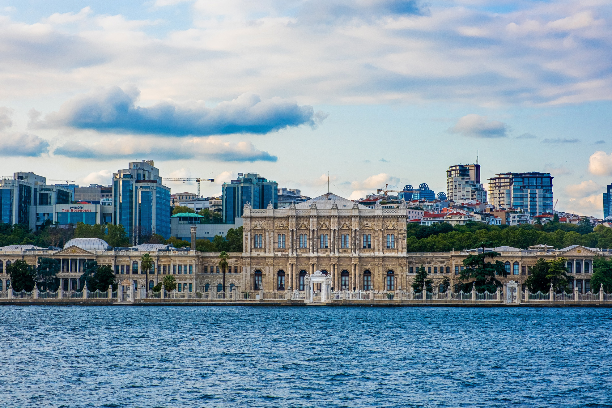 Истанбул през лятото - Дворецът Долмабахче, Истанбул, Турция - Dolmabah&ccedil;e Palace, Istanbul, Turkey